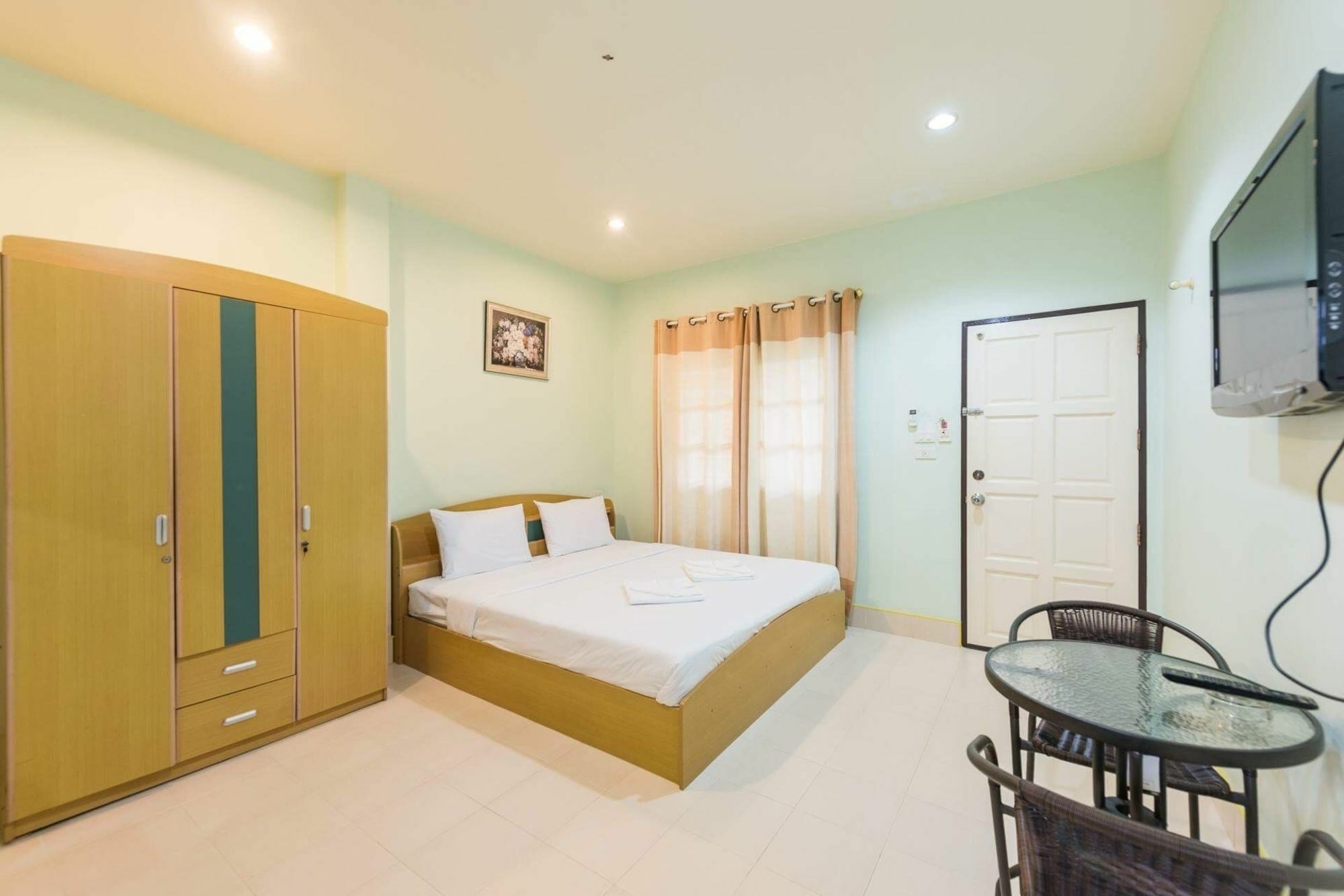 Karon Pachumas Hotel מראה חיצוני תמונה